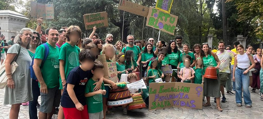 Dando la nota en la manifestación por la Educación Pública